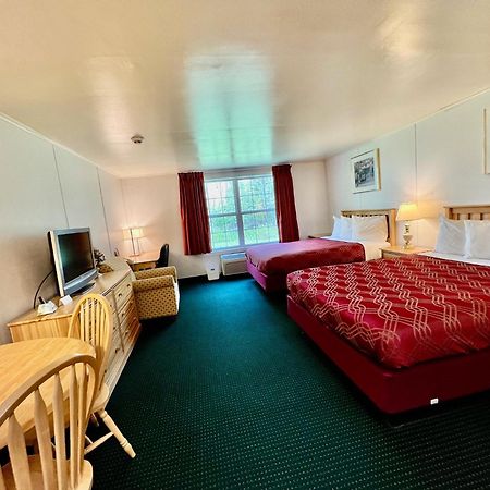 Rodeway Inn & Suites Brunswick Near Hwy 1 Extérieur photo