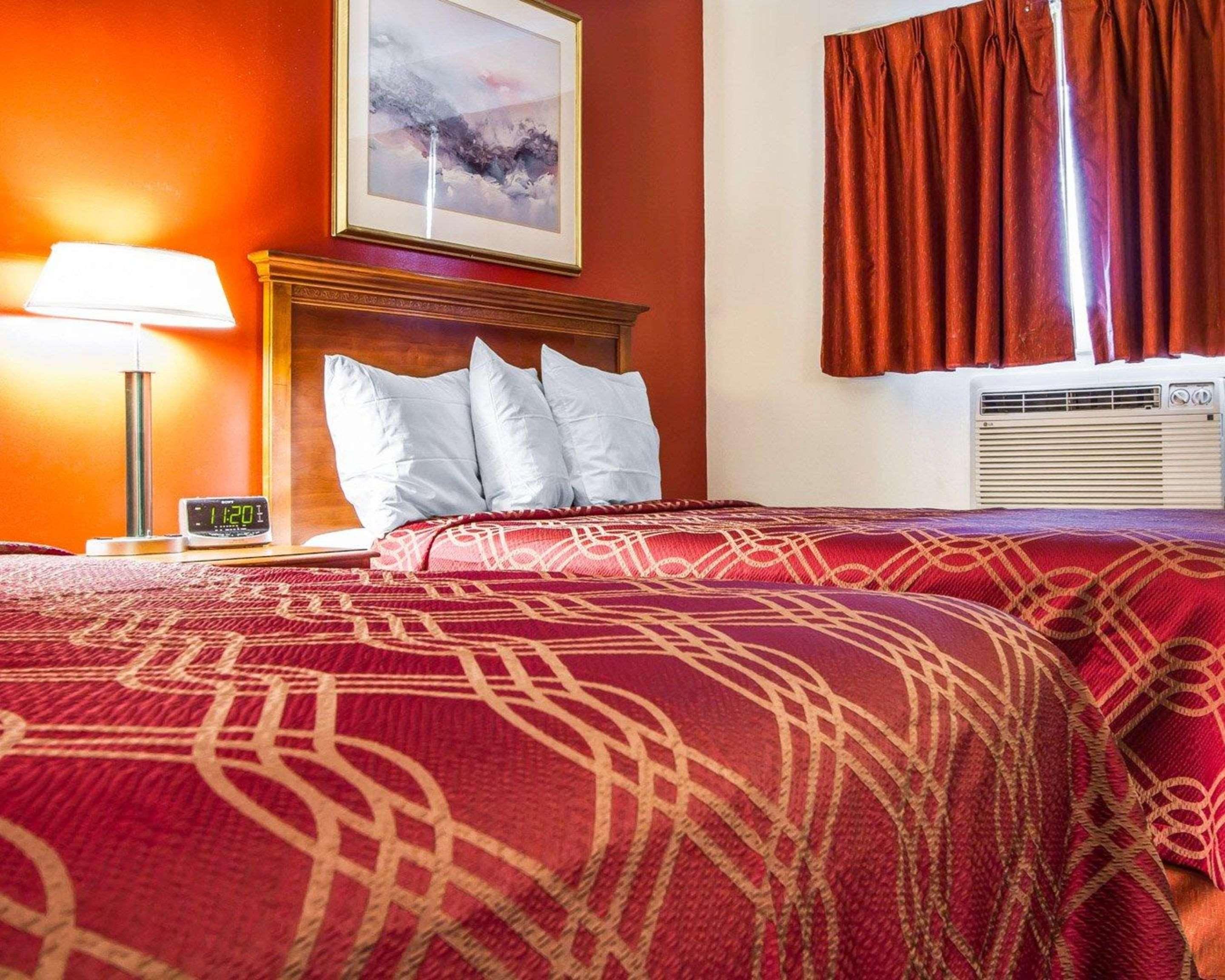 Rodeway Inn & Suites Brunswick Near Hwy 1 Extérieur photo