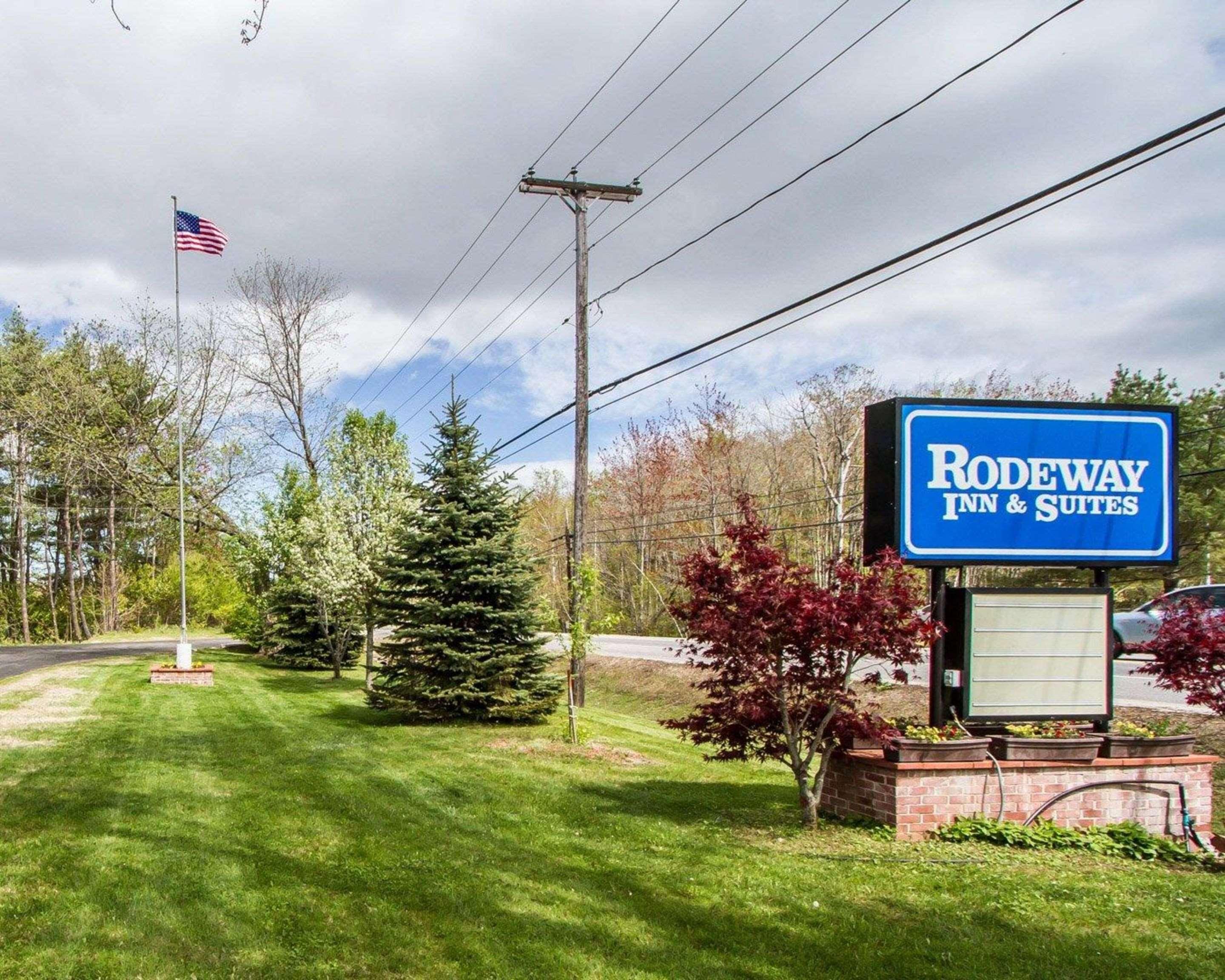 Rodeway Inn & Suites Brunswick Near Hwy 1 Extérieur photo