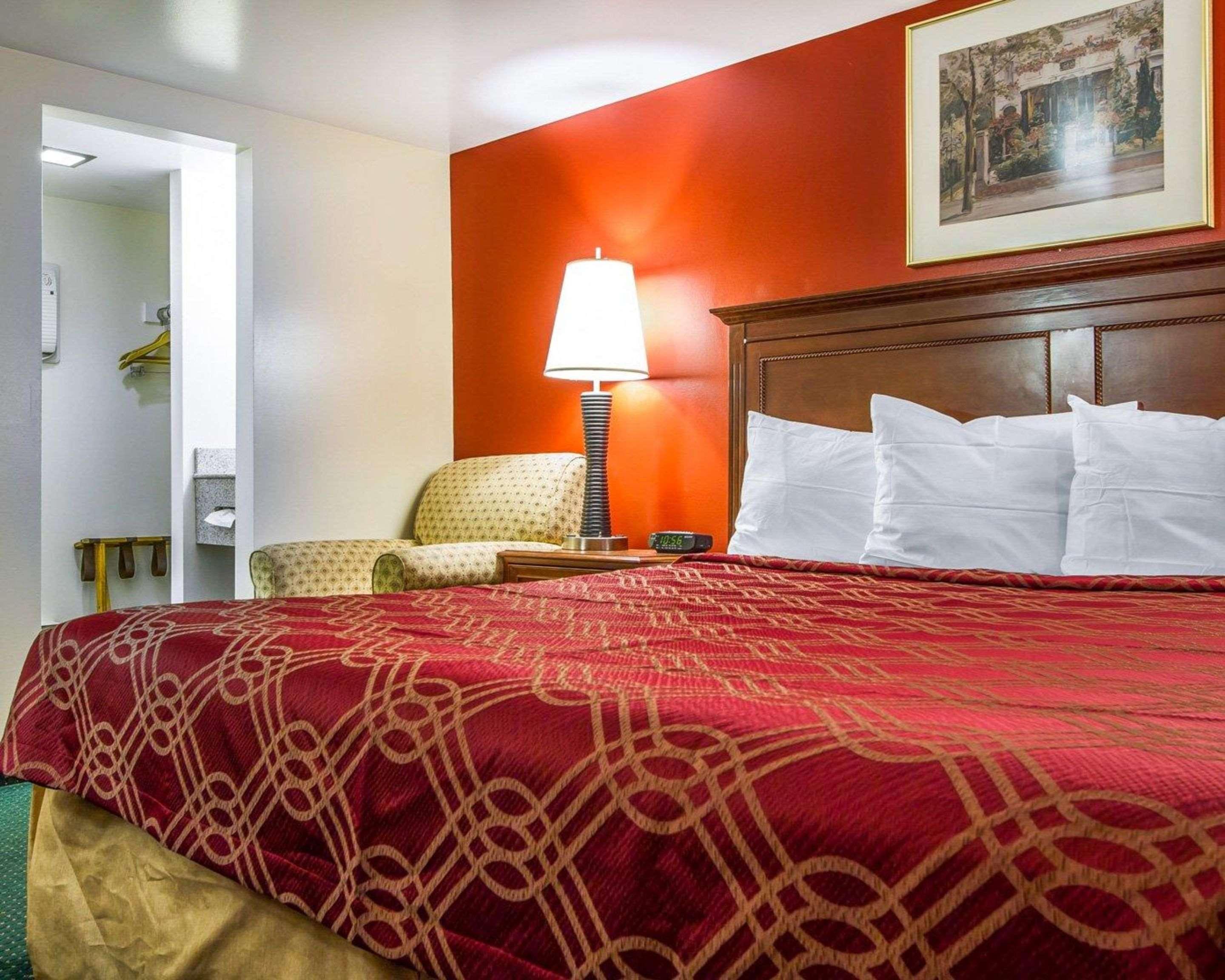 Rodeway Inn & Suites Brunswick Near Hwy 1 Extérieur photo
