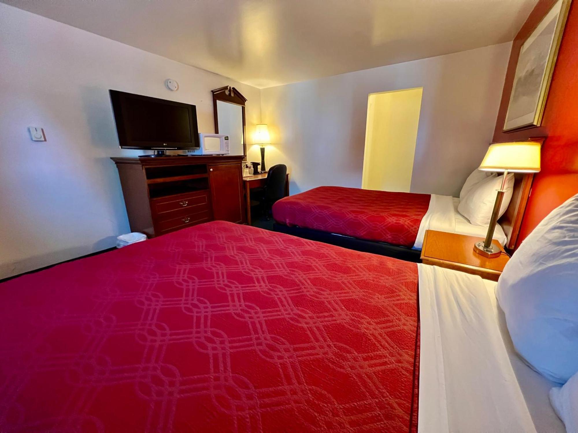 Rodeway Inn & Suites Brunswick Near Hwy 1 Extérieur photo