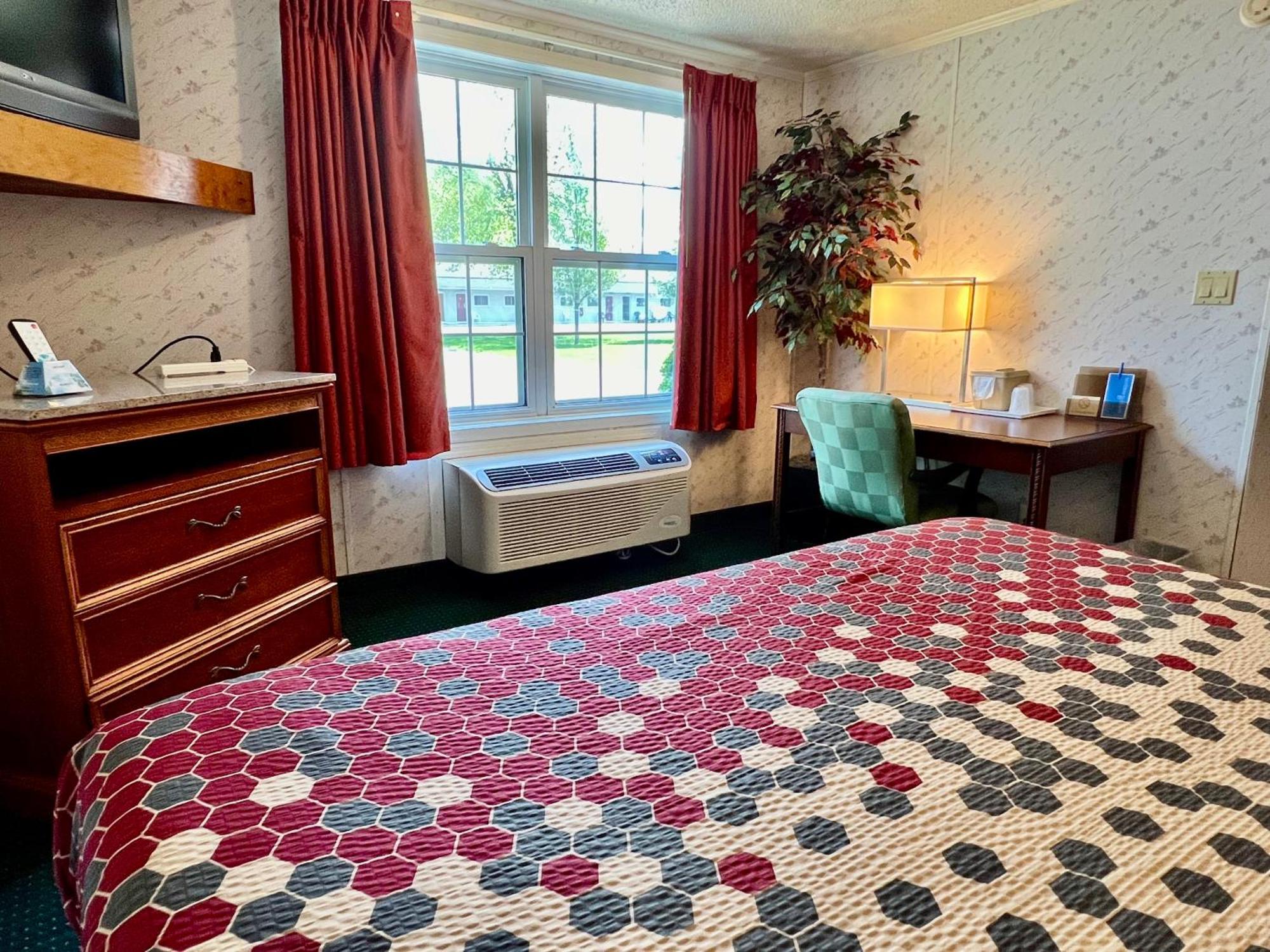 Rodeway Inn & Suites Brunswick Near Hwy 1 Extérieur photo