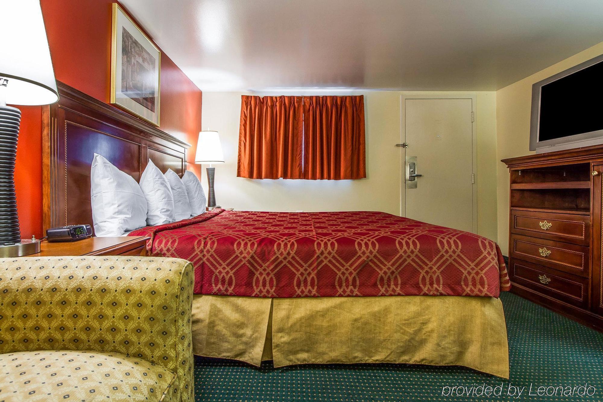 Rodeway Inn & Suites Brunswick Near Hwy 1 Extérieur photo