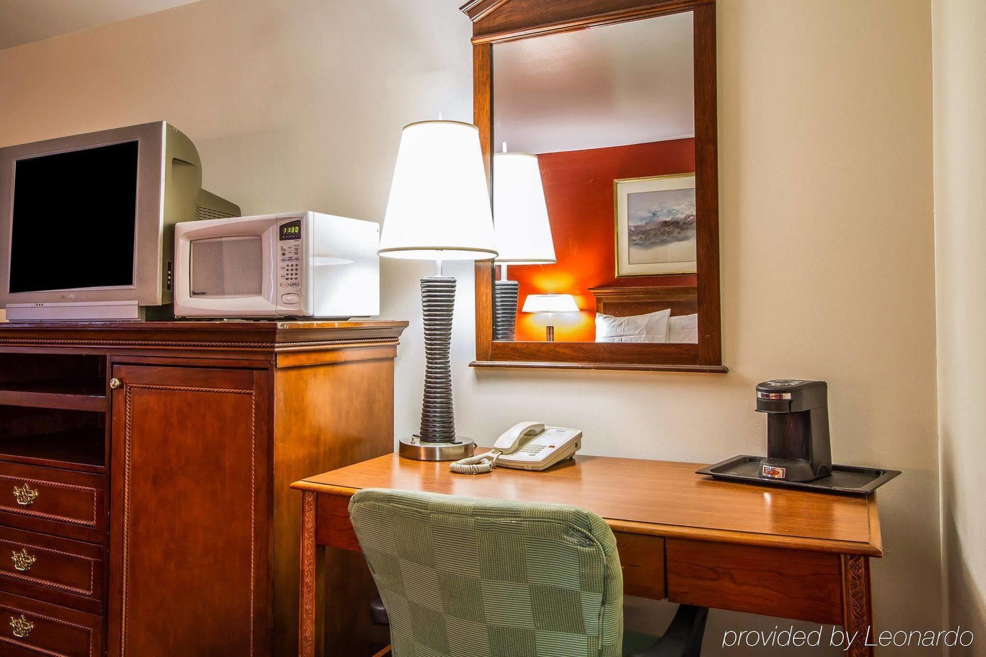 Rodeway Inn & Suites Brunswick Near Hwy 1 Extérieur photo